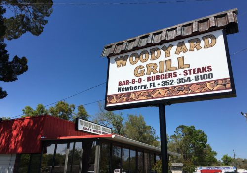 Main outdoor sign at Woodyard Grill