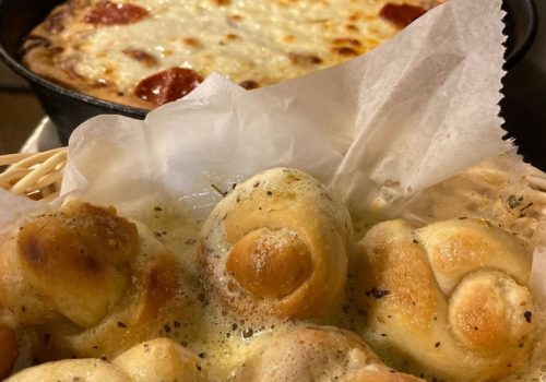 garlic rolls and deep dish pizza