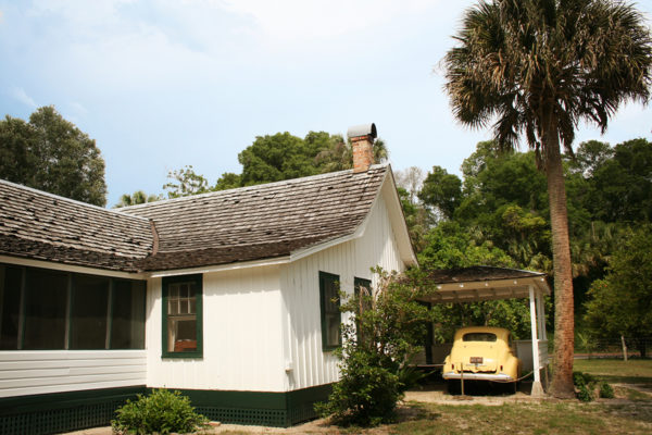 Historic home and car at Marjorie Kinnan Rawlings State Park