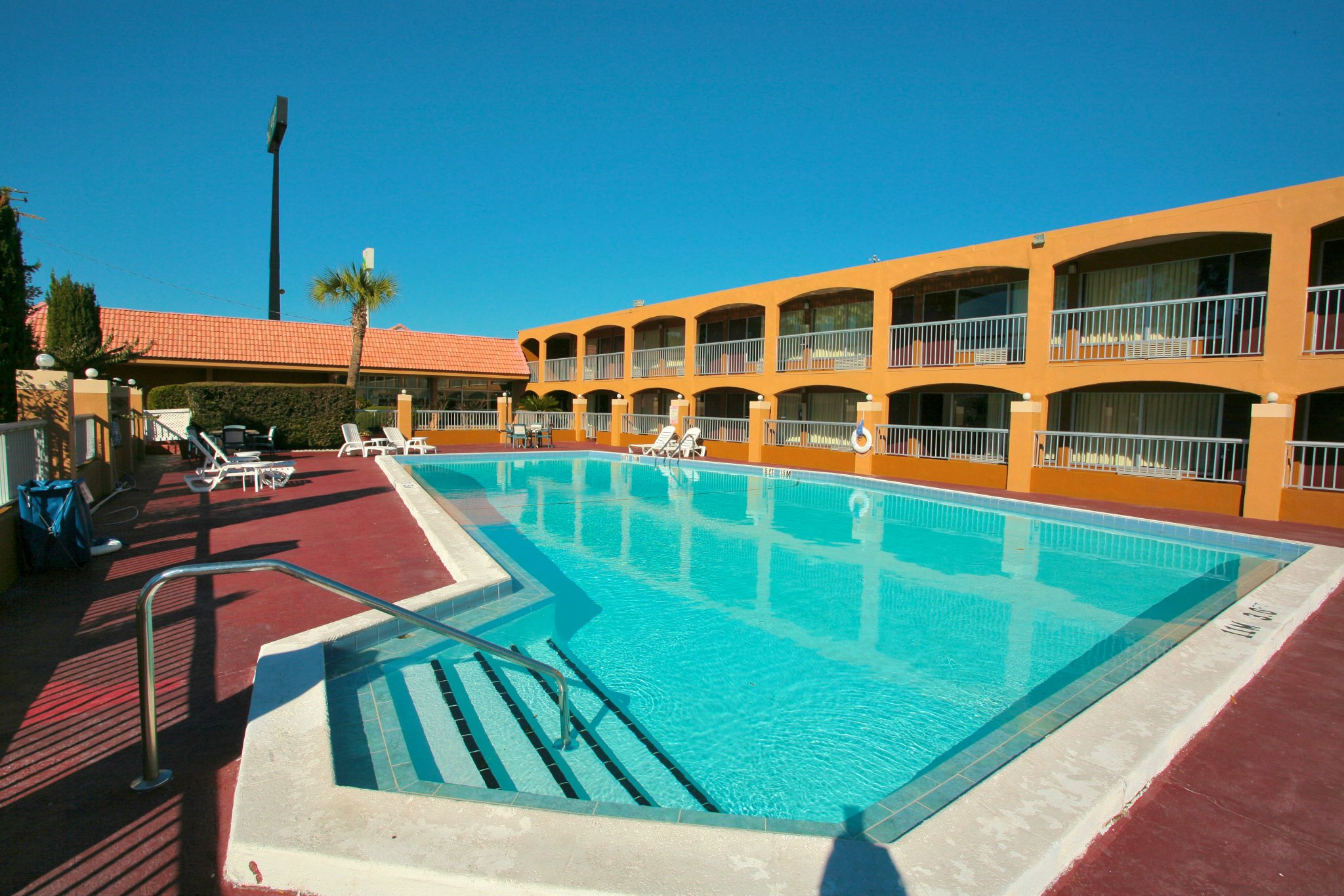 Quality Inn Alachua Courtyard and Pool
