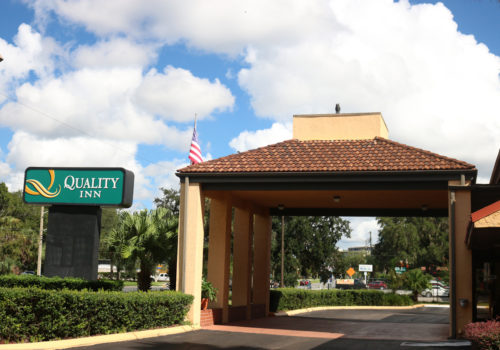 Entrance at Quality Inn University