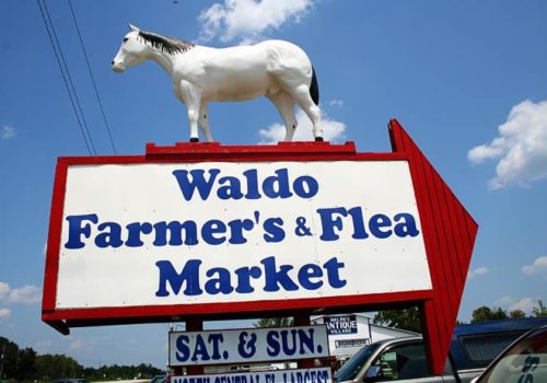 Waldo Farmer's & Flea Market sign