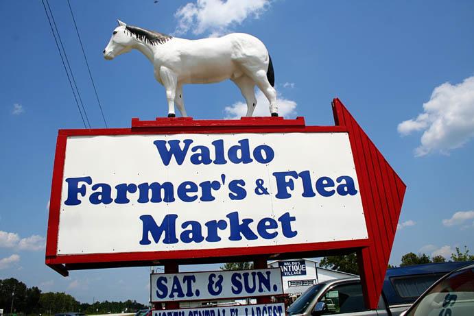 Waldo Farmer's & Flea Market sign