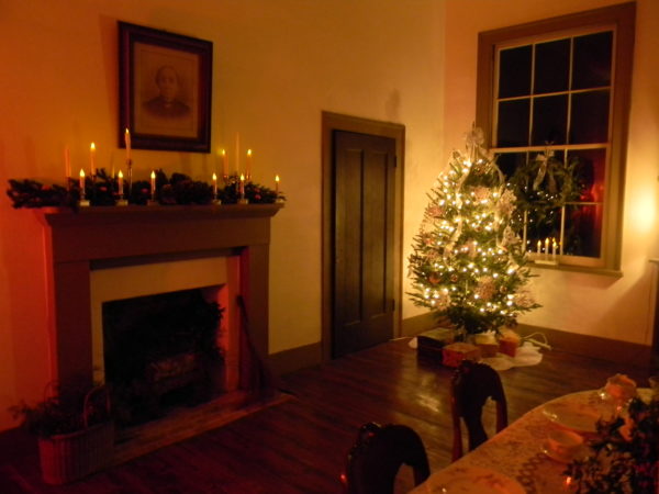Dining room with holiday decorations
