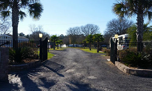 dixieland-rv-park-entrance