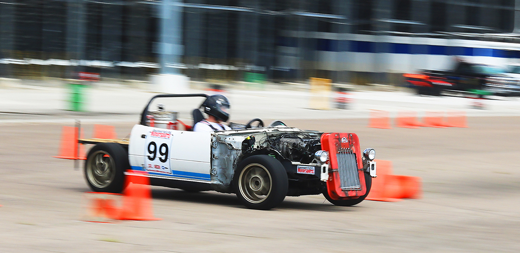 race car at 2000 challenge