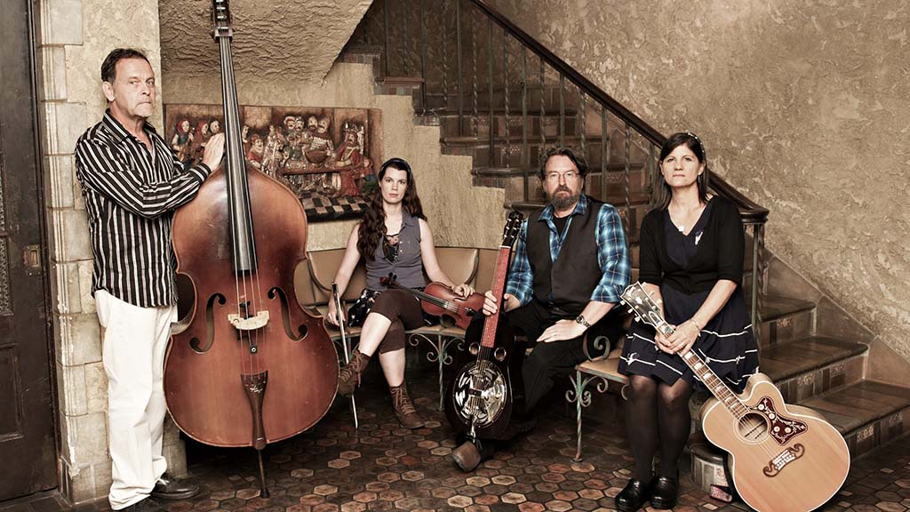 passerien band members with instruments