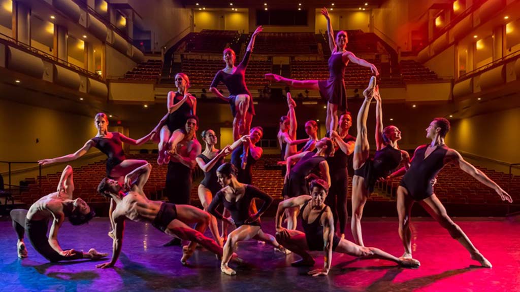 ballet dancers on stage