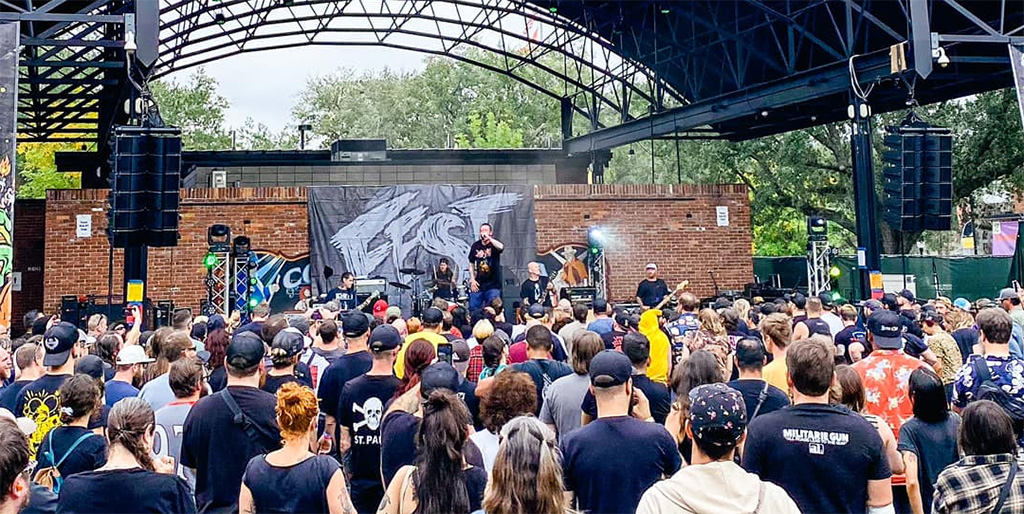 crowd at fest stage