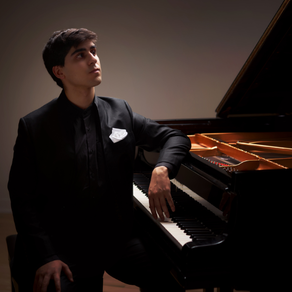 Evren Ozel at the piano