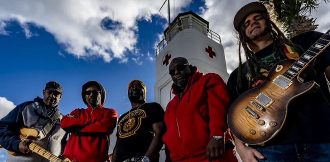band members of de lions of jah